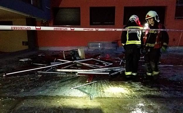 Los bomberos en el lugar del suceso.