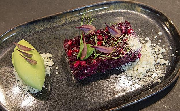 Tartar de remolacha con helado del Misura Restaurant, una de las variedades presentadas.