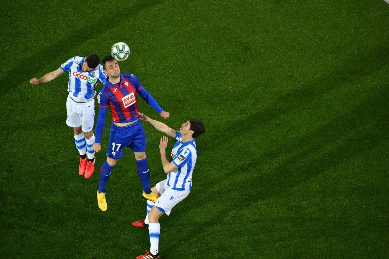 La Real se ha impuesto en el derbi guipuzcoano gracias a los goles de Oyarzabal y Willian José. Charles ha marcado por los armeros