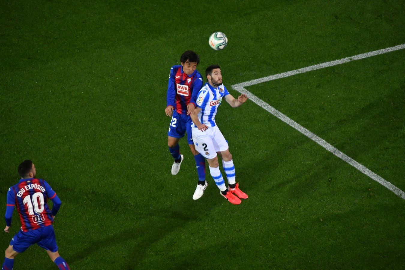 La Real se ha impuesto en el derbi guipuzcoano gracias a los goles de Oyarzabal y Willian José. Charles ha marcado por los armeros