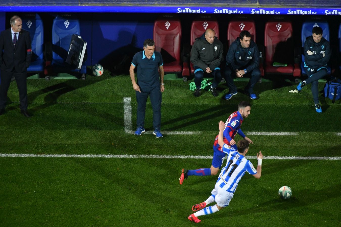 La Real se ha impuesto en el derbi guipuzcoano gracias a los goles de Oyarzabal y Willian José. Charles ha marcado por los armeros