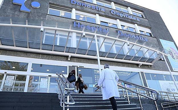 Suspendidas las vacaciones de los sanitarios del Hospital Donostia
