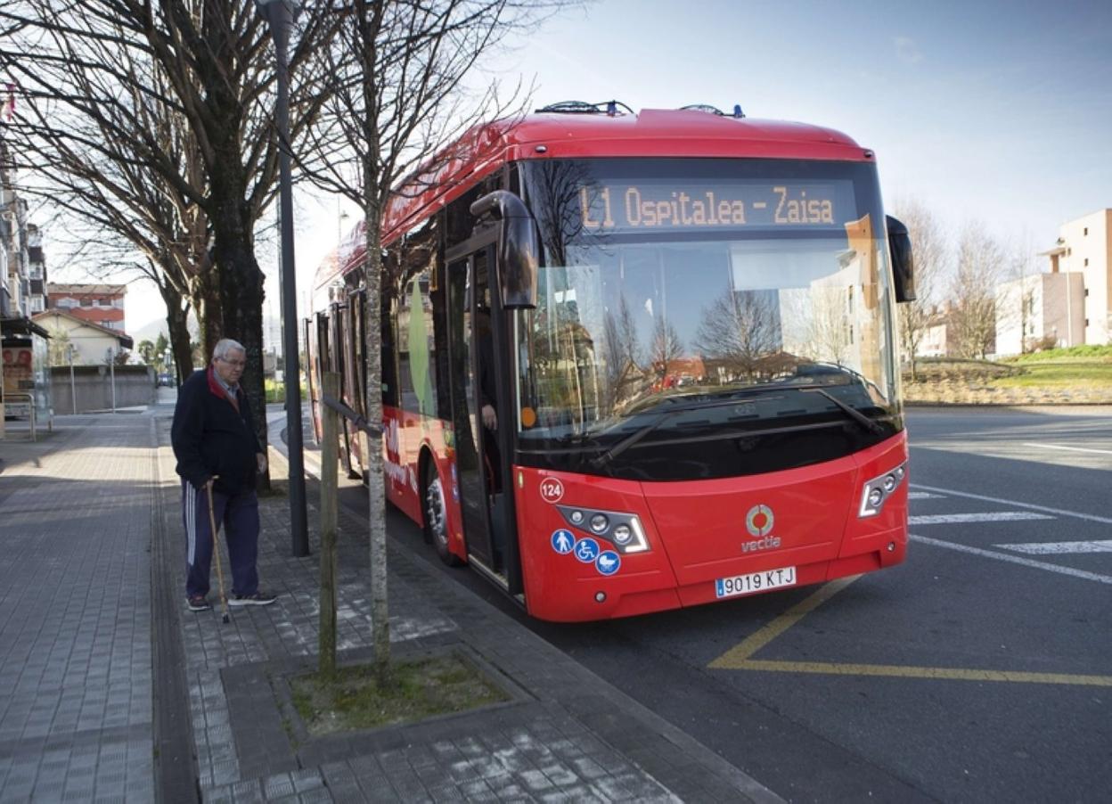 Desde ayer, la Línea 1 tiene reducido su servicio a la mitad. 