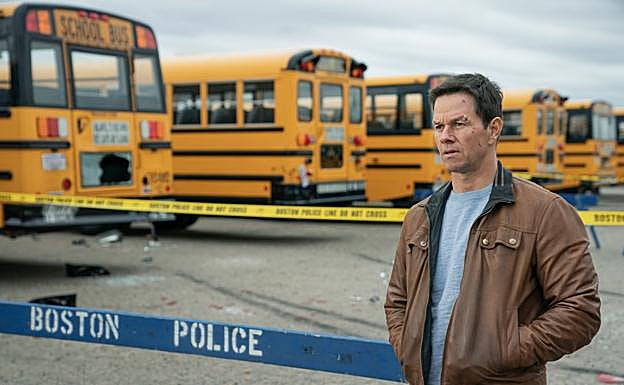 Mark Wahlberg, policía despedido y encarcelado en 'Spencer Confidential'.