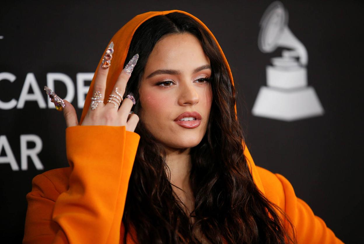 Rosalía y la canción 'Dolerme', que ha colgado en sus redes sociales, donde cuenta con más de diez millones de seguidores. 