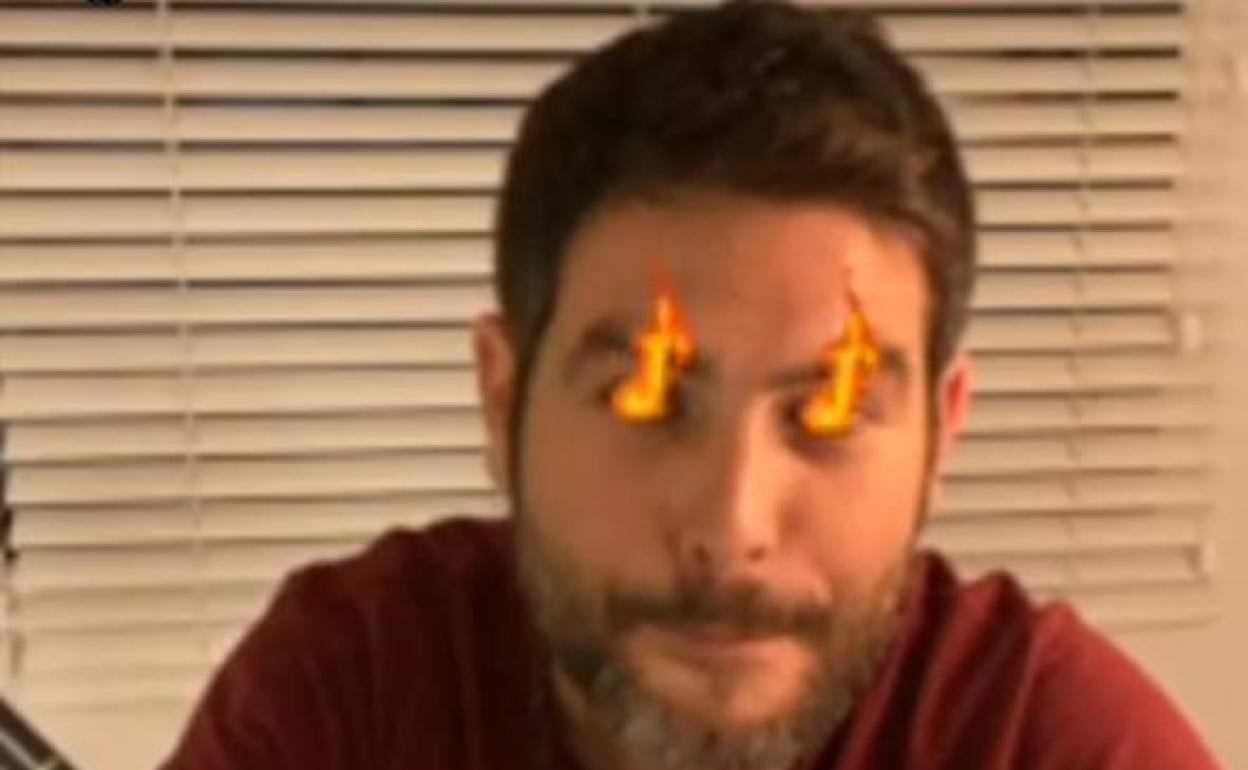 Estopa se divirtió con los filtros durante el concierto en directo que ofrecieron los hermanos Muñoz este viernes