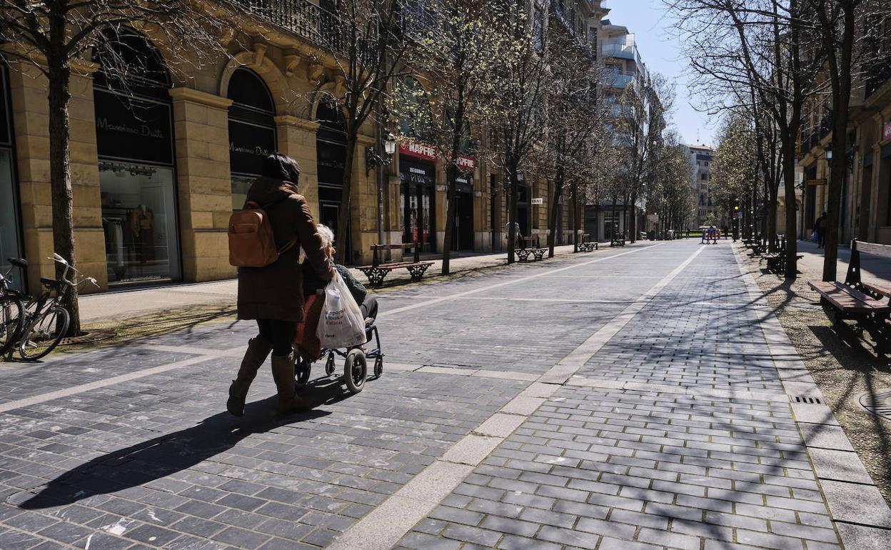 Gipuzkoa ayuda con hasta 424 euros a los hogares que acojan a sus familiares dependientes