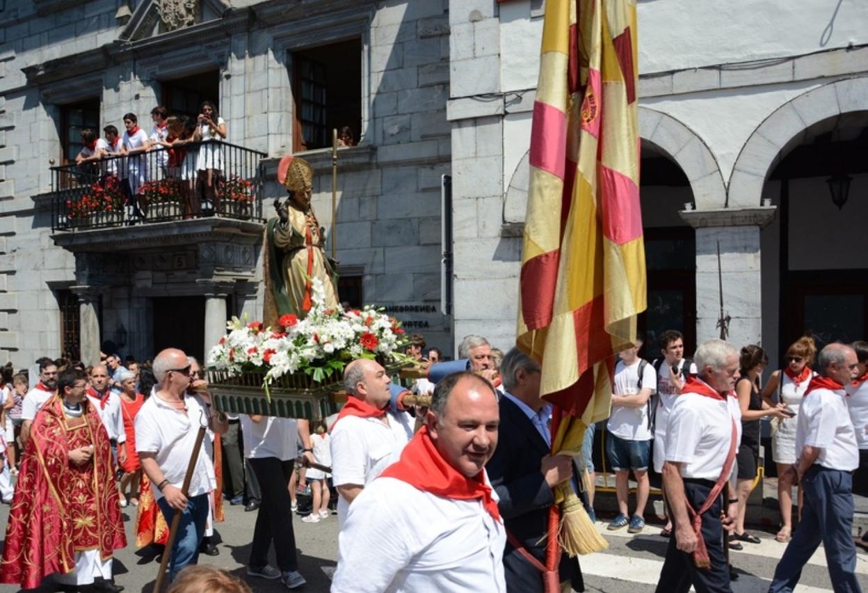 Todavía no se sabe si habrá que esperar para ver al Santo. 