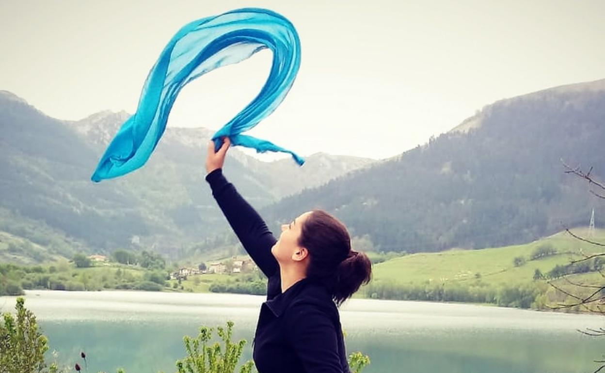 Oihane Vicente, experta en danzas diversas, dinamizará 'Dantza Etxean'. 