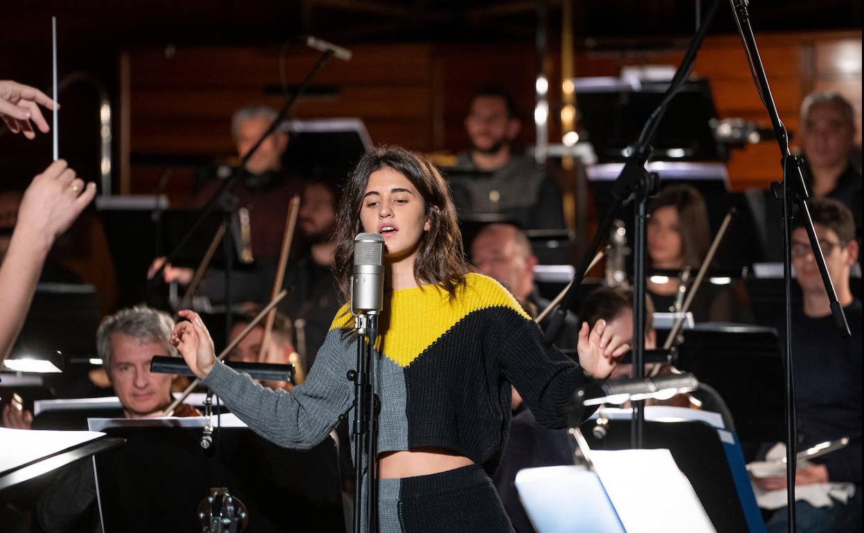 La cantante vizcaína Izaro en su colaboración con la Orquesta Sinfónica de Euskadi. 