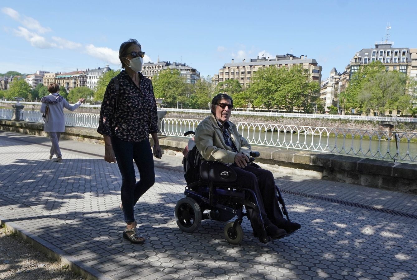 Fotos: Playa, deporte y paseos en San Sebastián