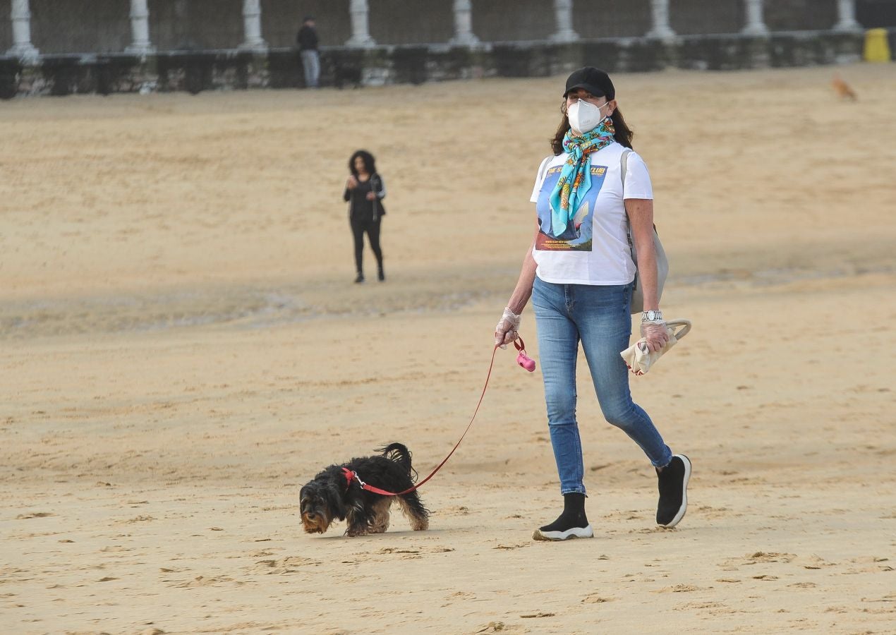 Fotos: Playa, deporte y paseos en San Sebastián