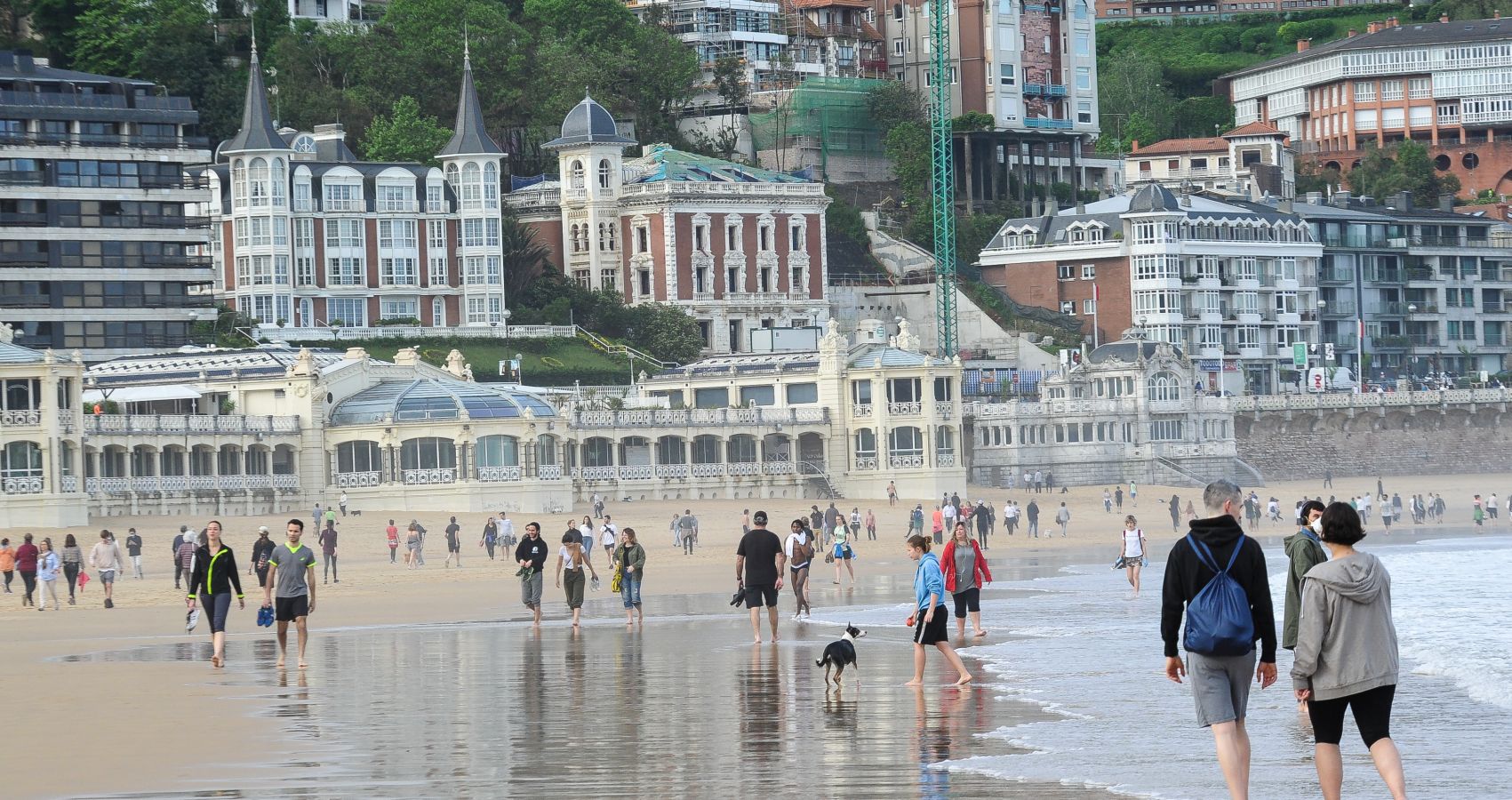 Fotos: Playa, deporte y paseos en San Sebastián