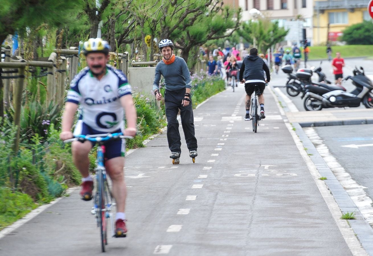 Fotos: Playa, deporte y paseos en San Sebastián