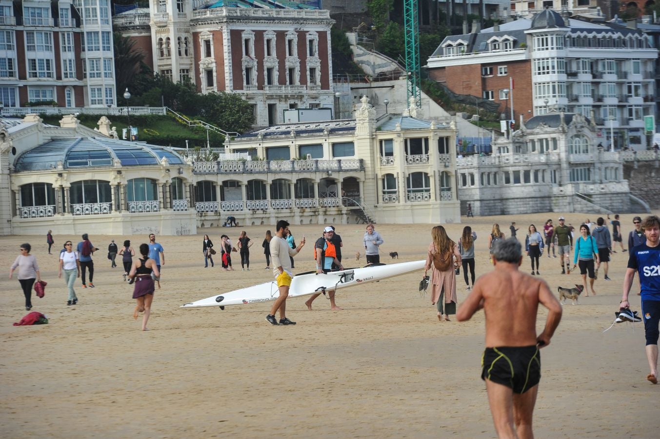 Fotos: Momentos de sol y playa en Donostia