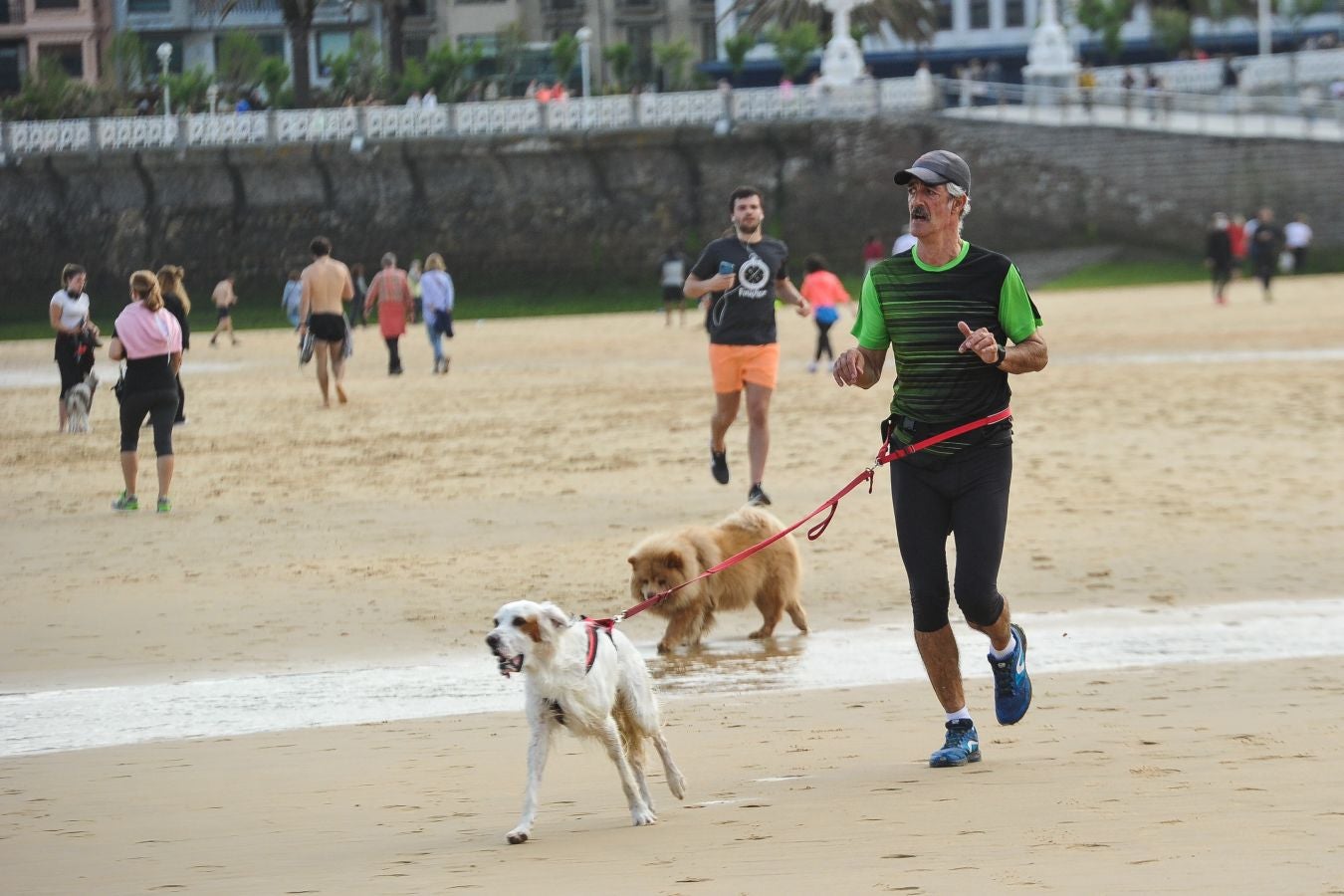 Fotos: Momentos de sol y playa en Donostia