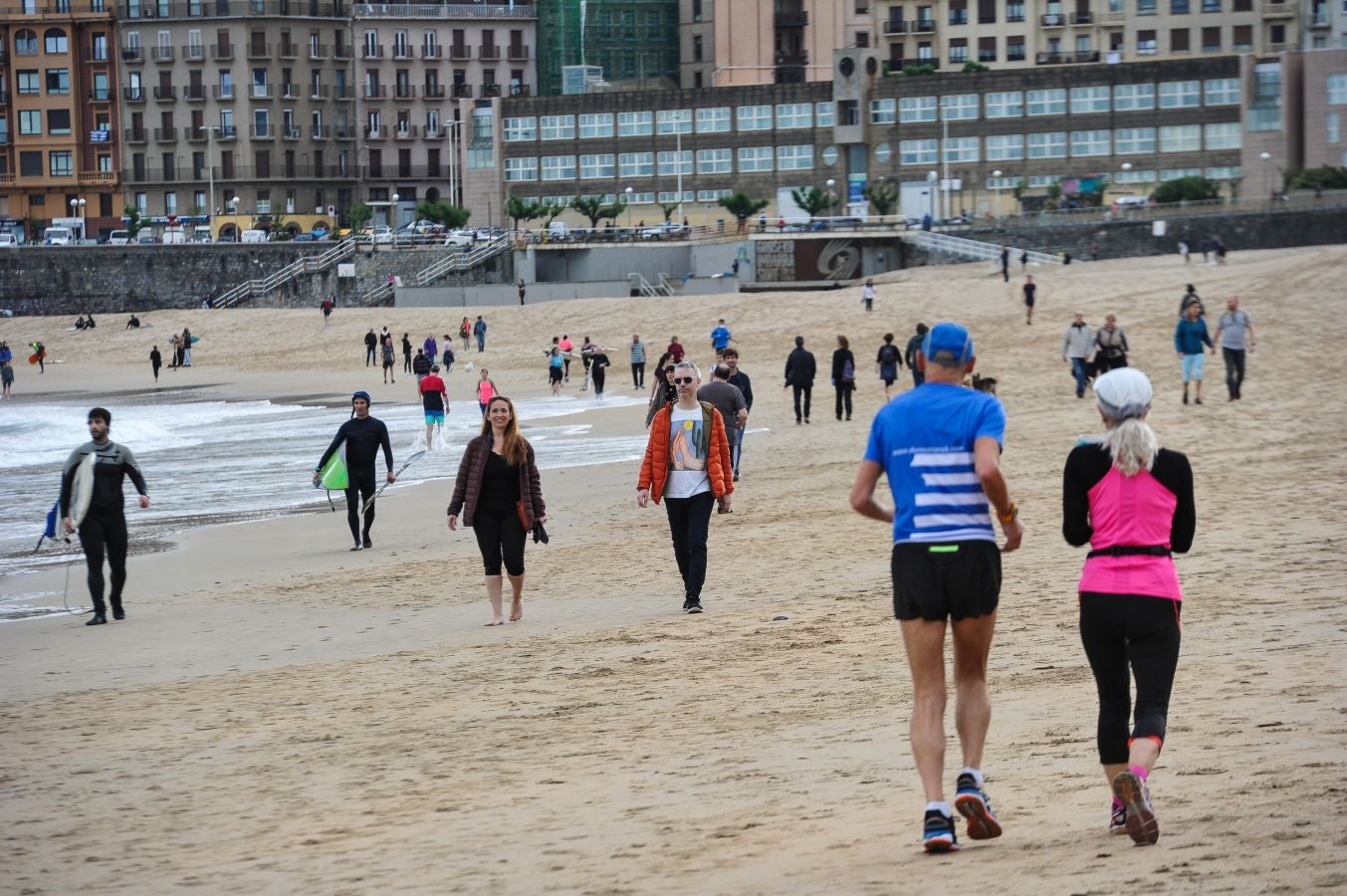 Fotos: Momentos de sol y playa en Donostia