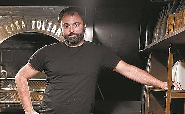 Xabier Gorrotxategi, en el asador.