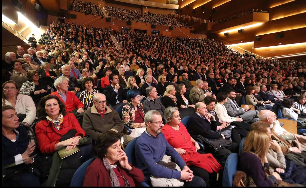 El auditorio del Kursaal tiene capacidad para acoger a 1.800 espectadores. 