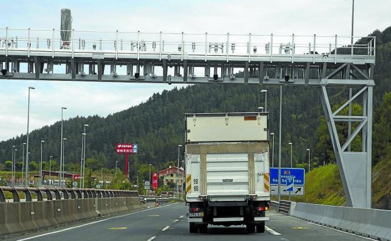 La Diputación de Gipuzkoa anuncia que mantiene los peajes a camiones y que recurrirá la sentencia del TSJPV que anula el cobro