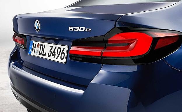 Detalle de las tulipas traseras que varían ligeramente con respecto al modelo actual todavía en venta.