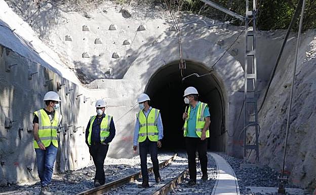 Imagen principal - Tres imágenes del túnel.