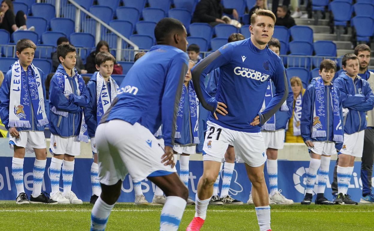 Odegaard, en un calentamiento en el Reale Arena.