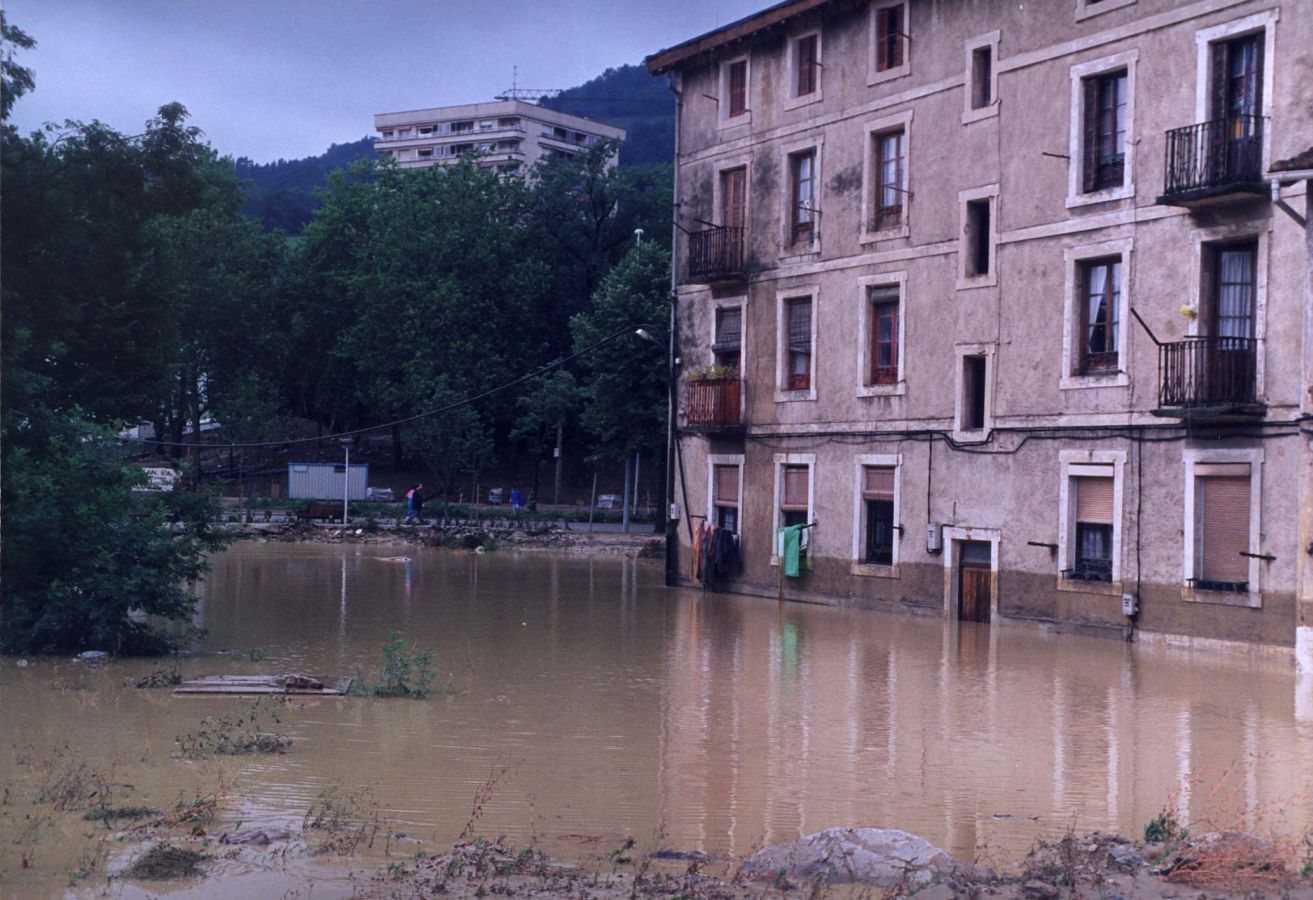 El 1 de junio de 1997 el agua anegó San Sebastián después de que cayeran 230 litros por metro cuadrado en apenas 12 horas