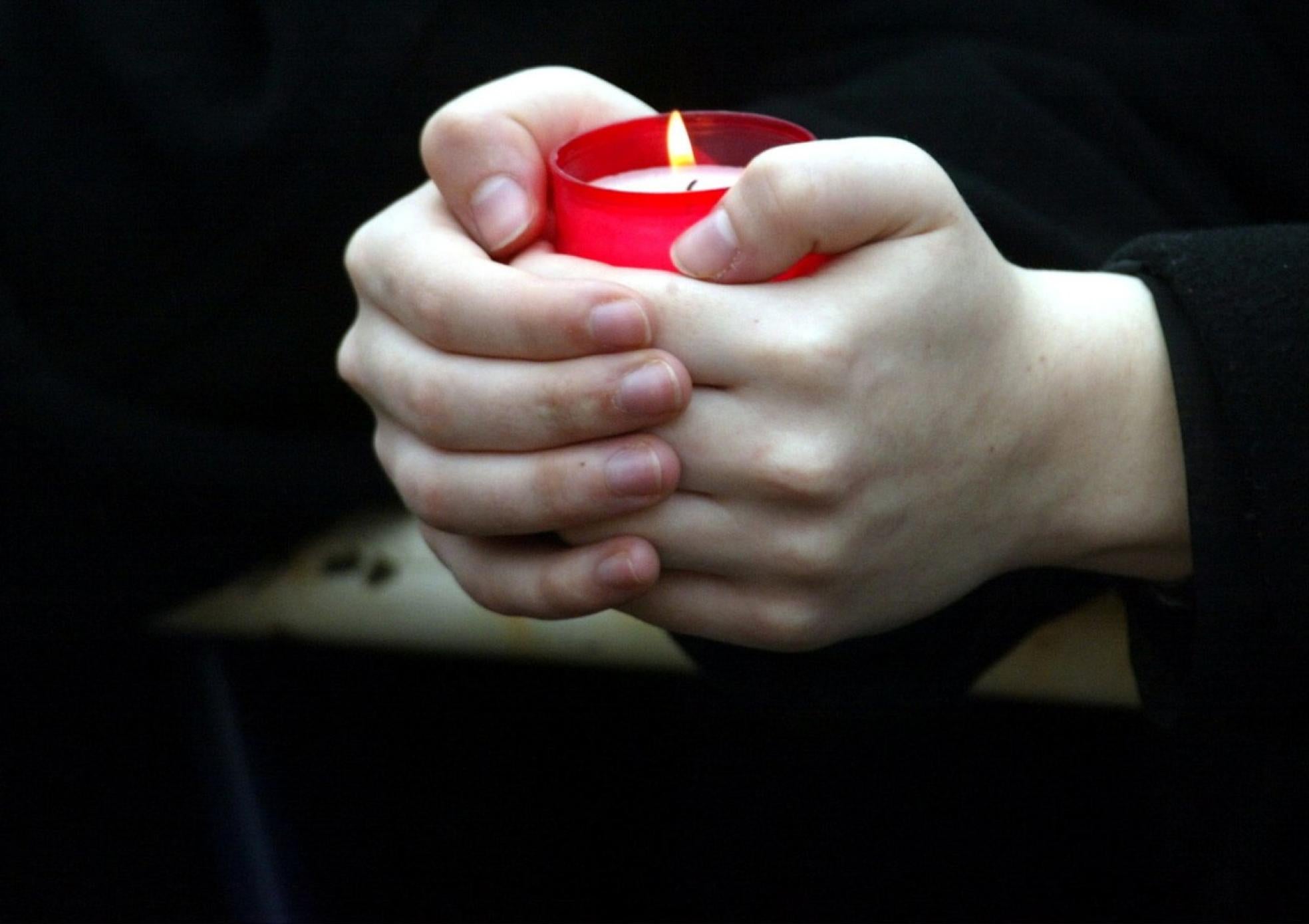 Símbolos. Elementos simbólicos como velas o flores ayudan a dar forma a los rituales. 