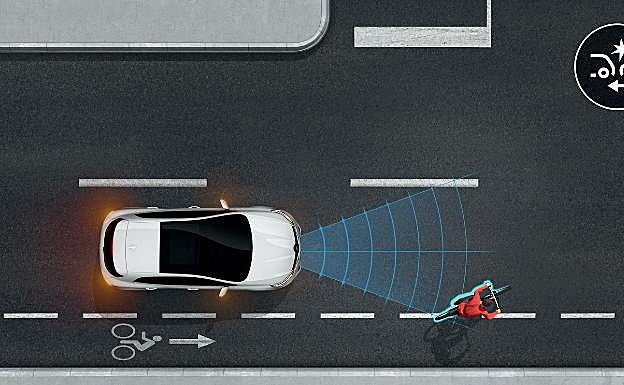El Megane 2020 incorpora sistemas de seguridad como el detector de peatones o ciclistas que le permiten frenar de forma automática para evitar el atropello. 