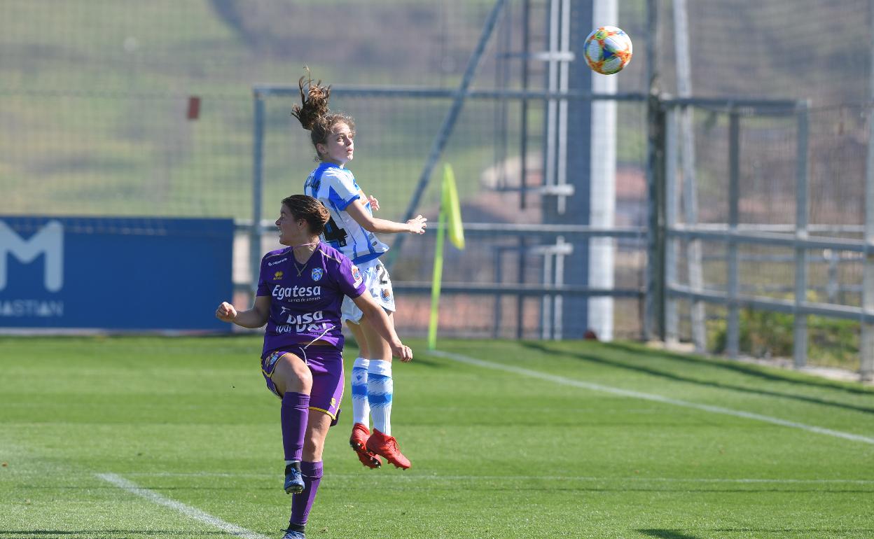 Cecilia Marcos, en el gol de cabeza al Granadilla.