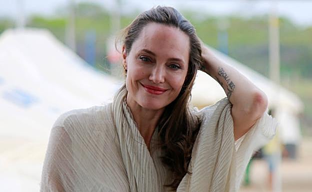 Angelina Jolie cumple 45