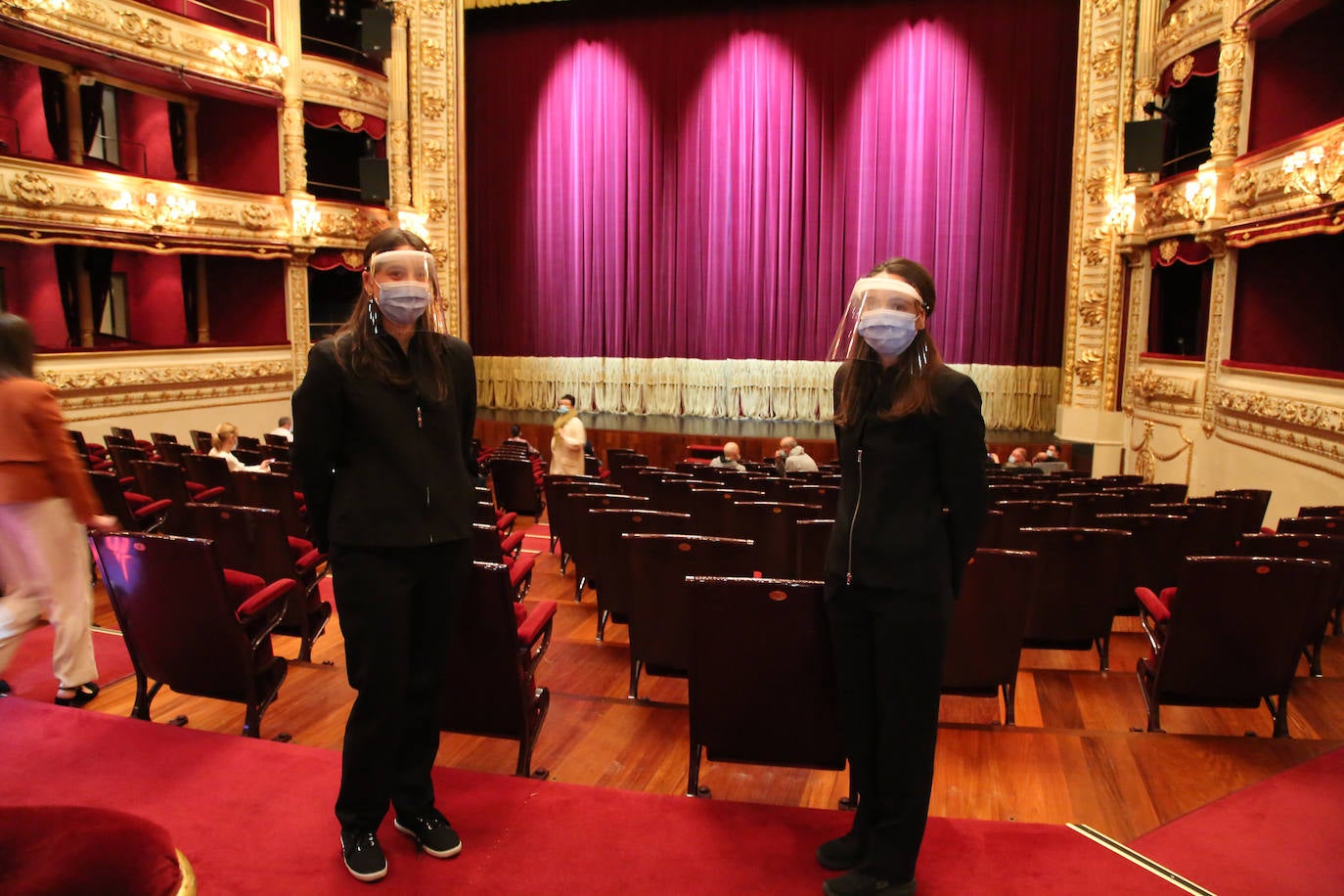 Reapertura del Teatro Victoria Eugenia. 