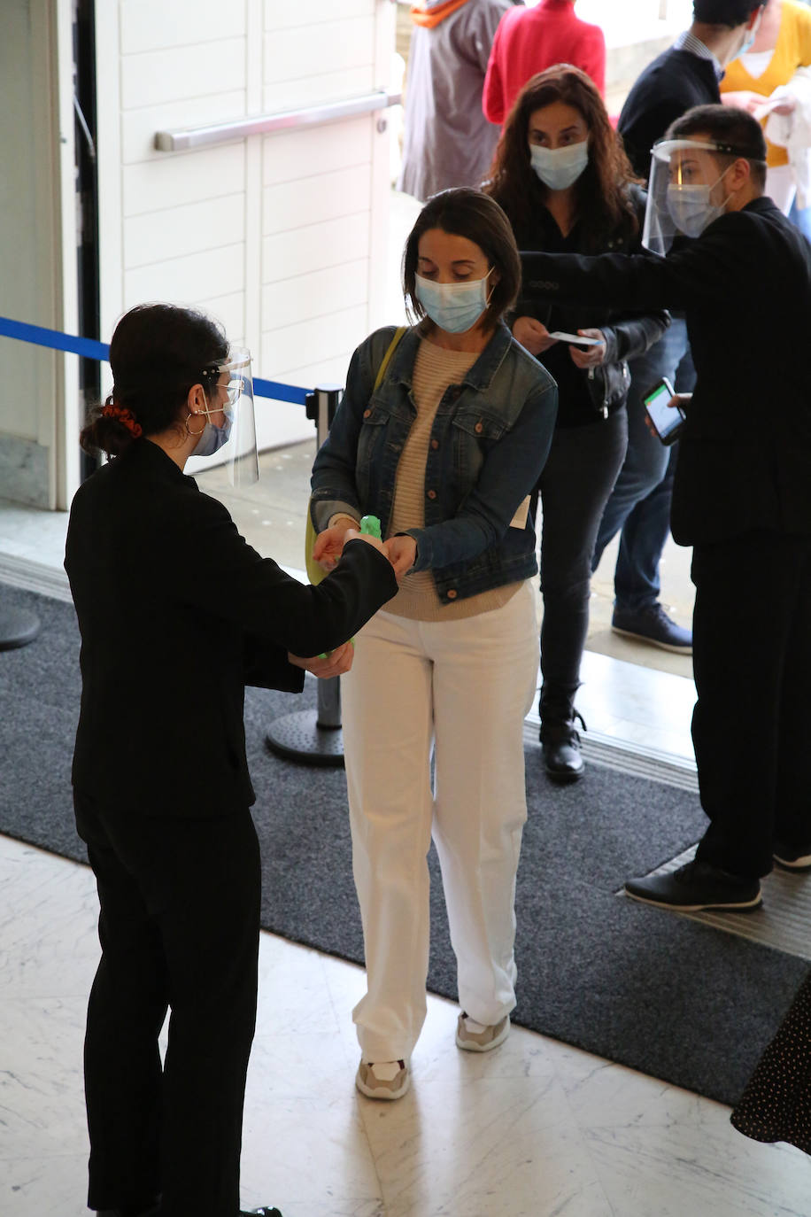 Reapertura del Teatro Victoria Eugenia. 