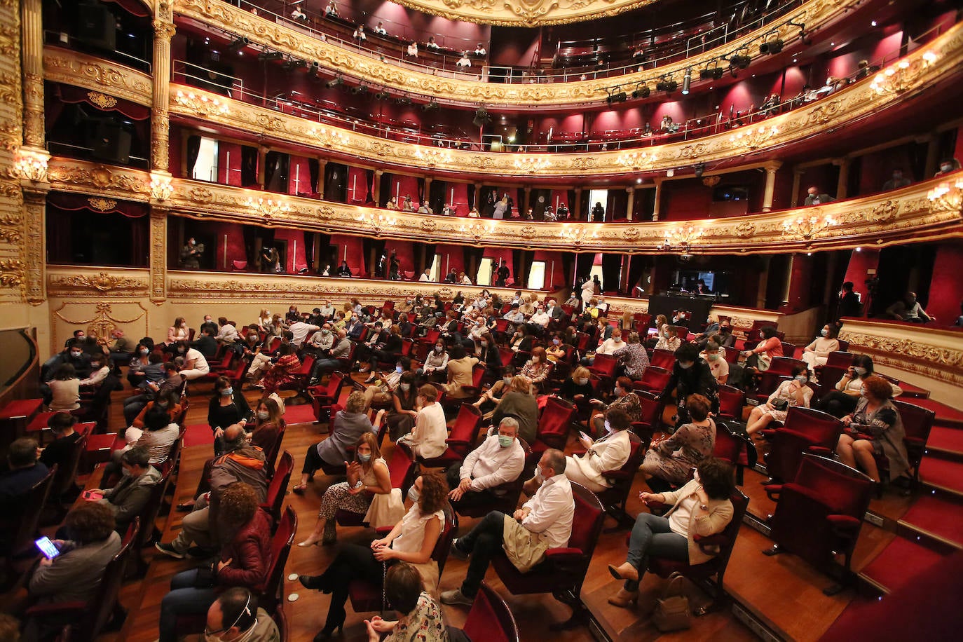 Reapertura del Teatro Victoria Eugenia. 