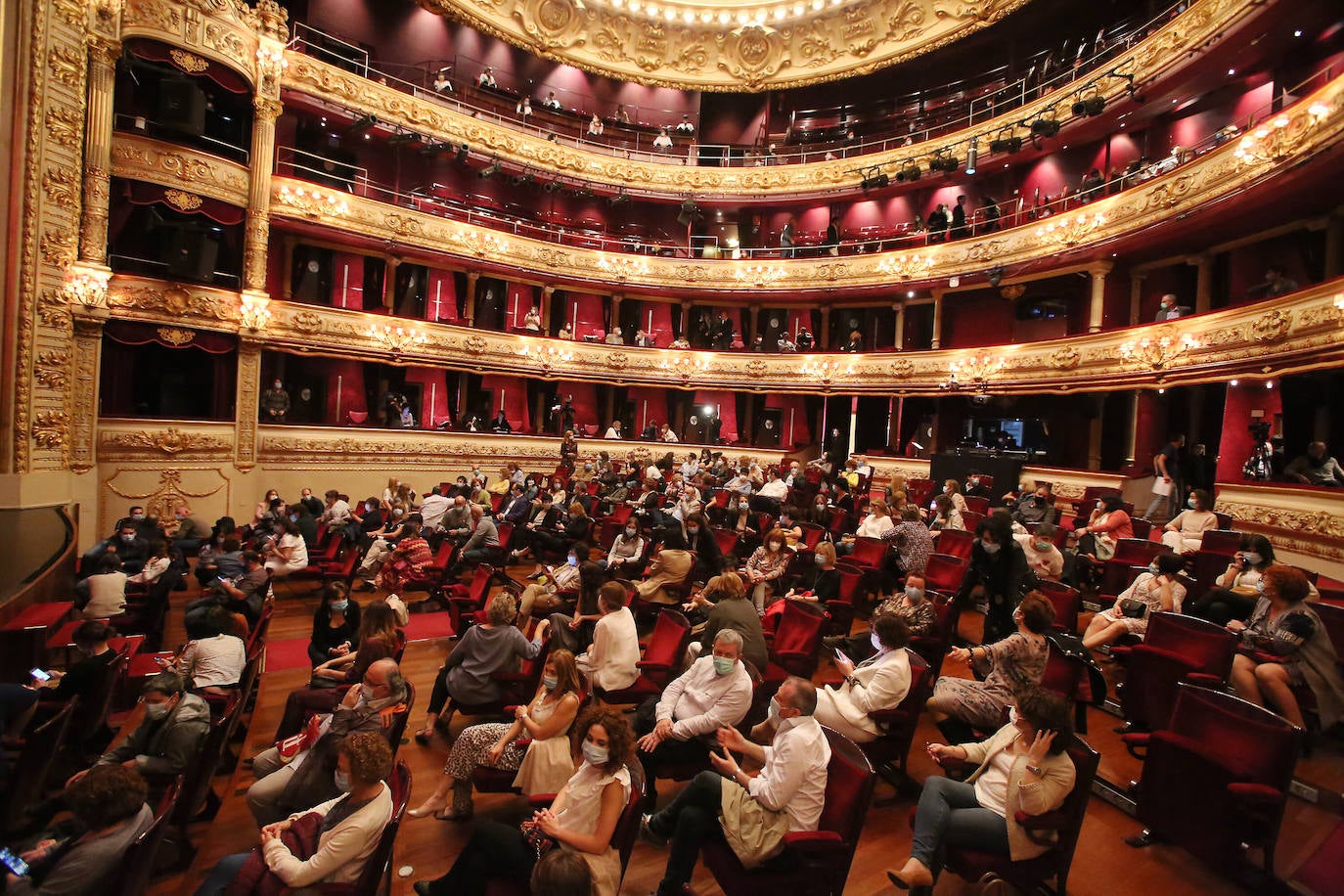 Reapertura del Teatro Victoria Eugenia. 