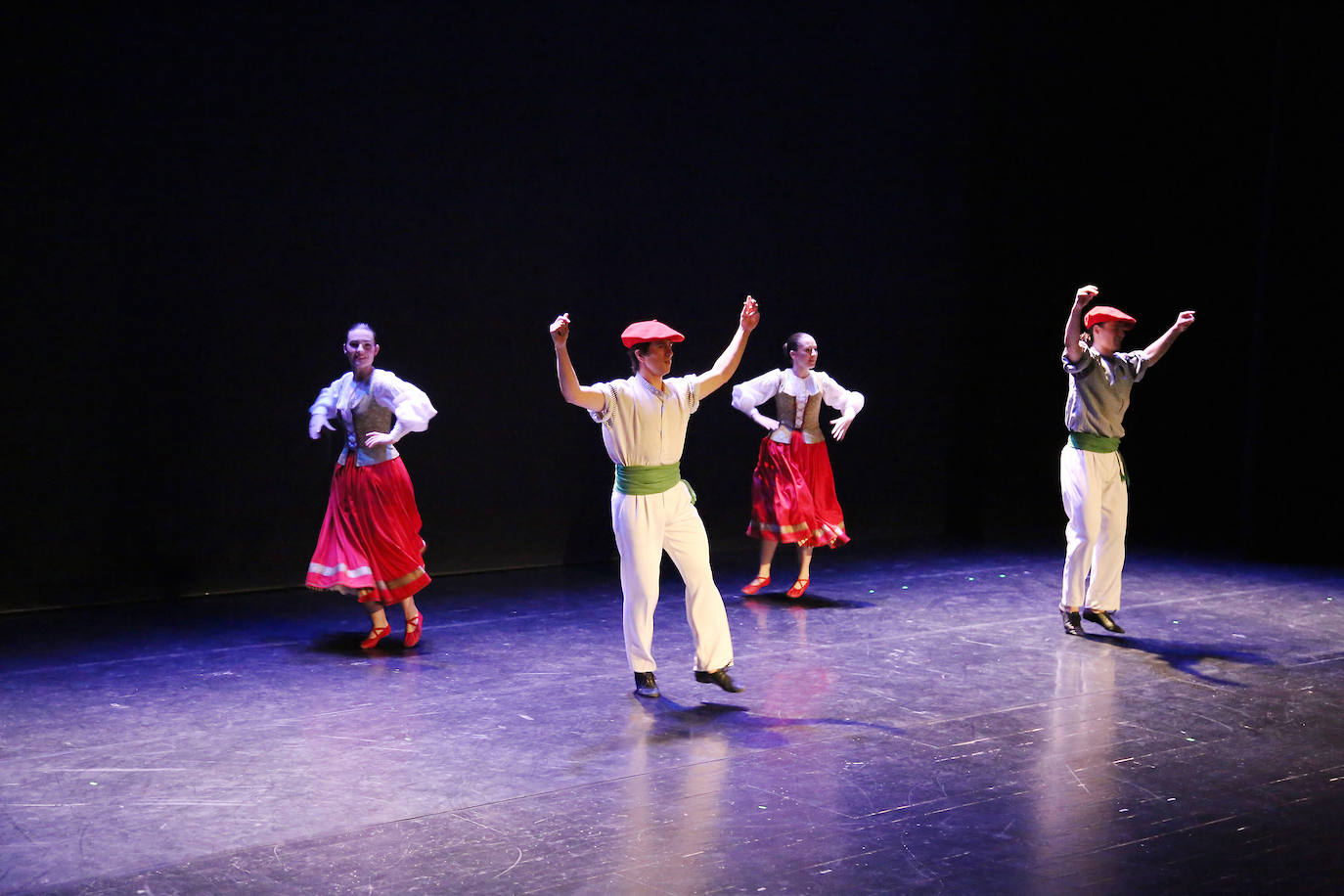 Reapertura del Teatro Victoria Eugenia. 