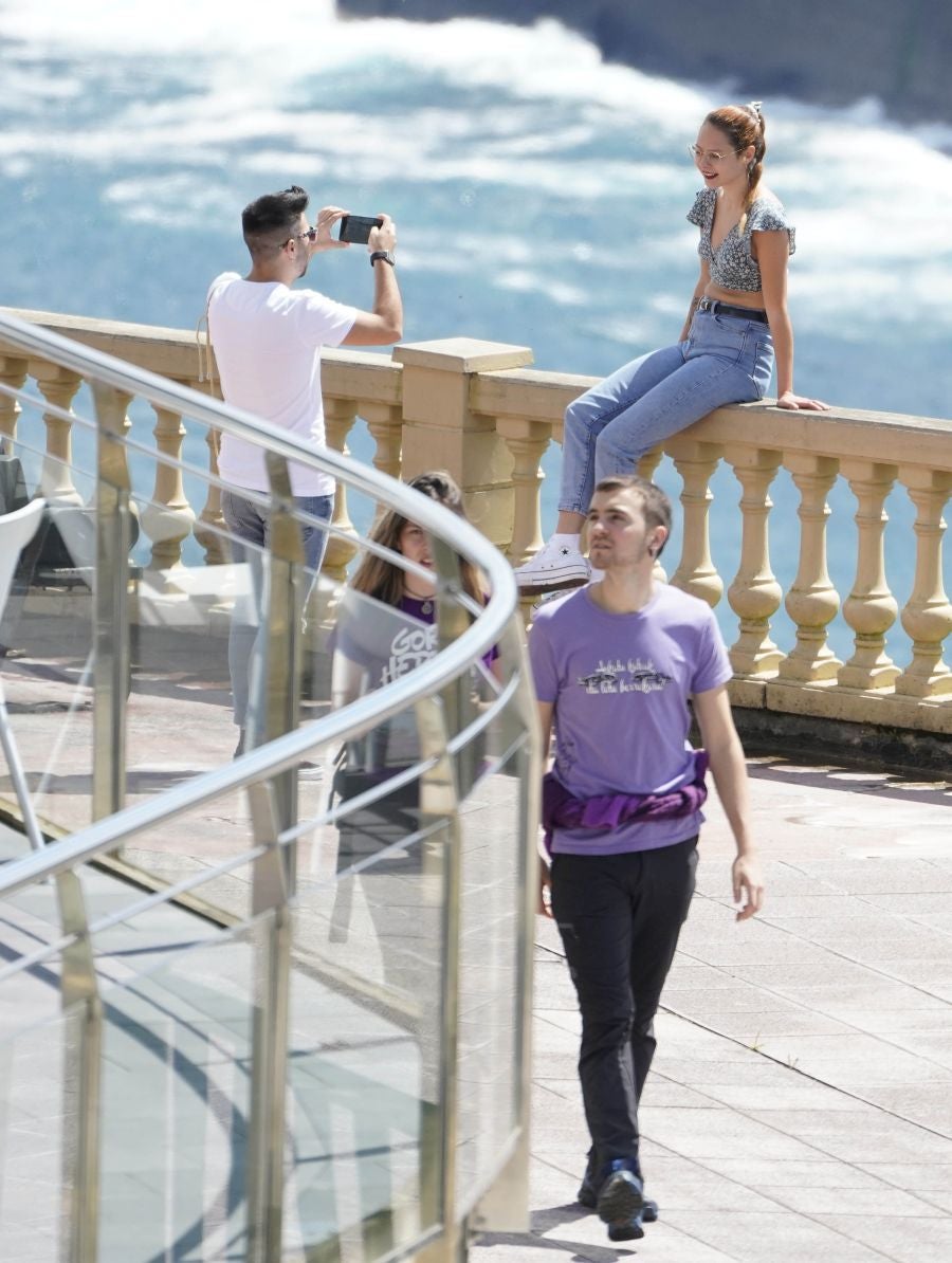 Tras más de cien días con sus puertas cerradas la actividad ha vuelto al parque de atracciones de Igeldo
