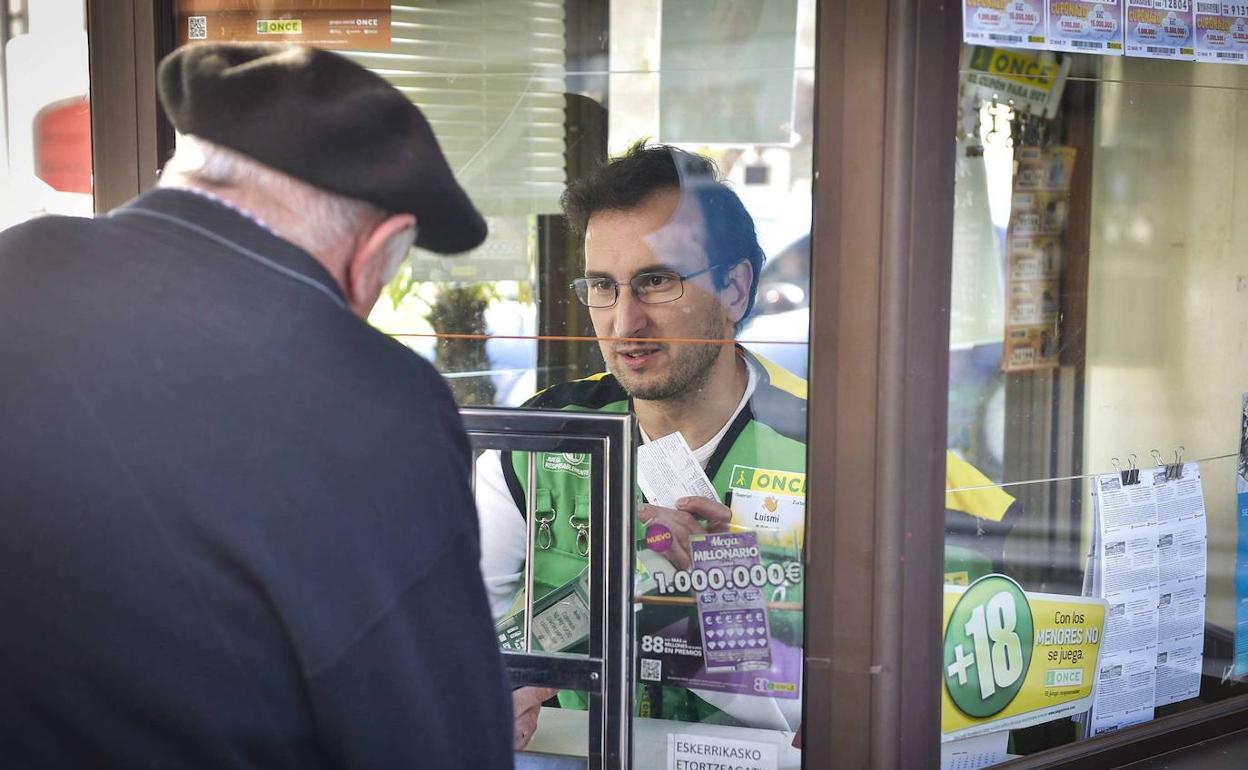 Los vendedores de la ONCE han vuelto a trabajar este lunes.