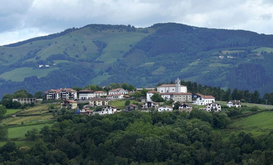 Orendain y Baliarrain, entre prados y bosques.