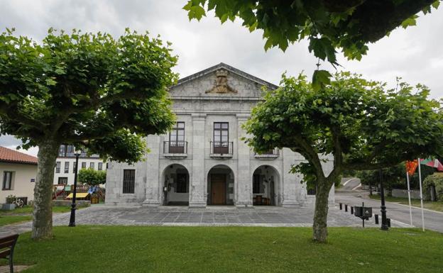 El ayuntamiento de Orendain, de estilo neoclásico, fue construido en el siglo XIX.