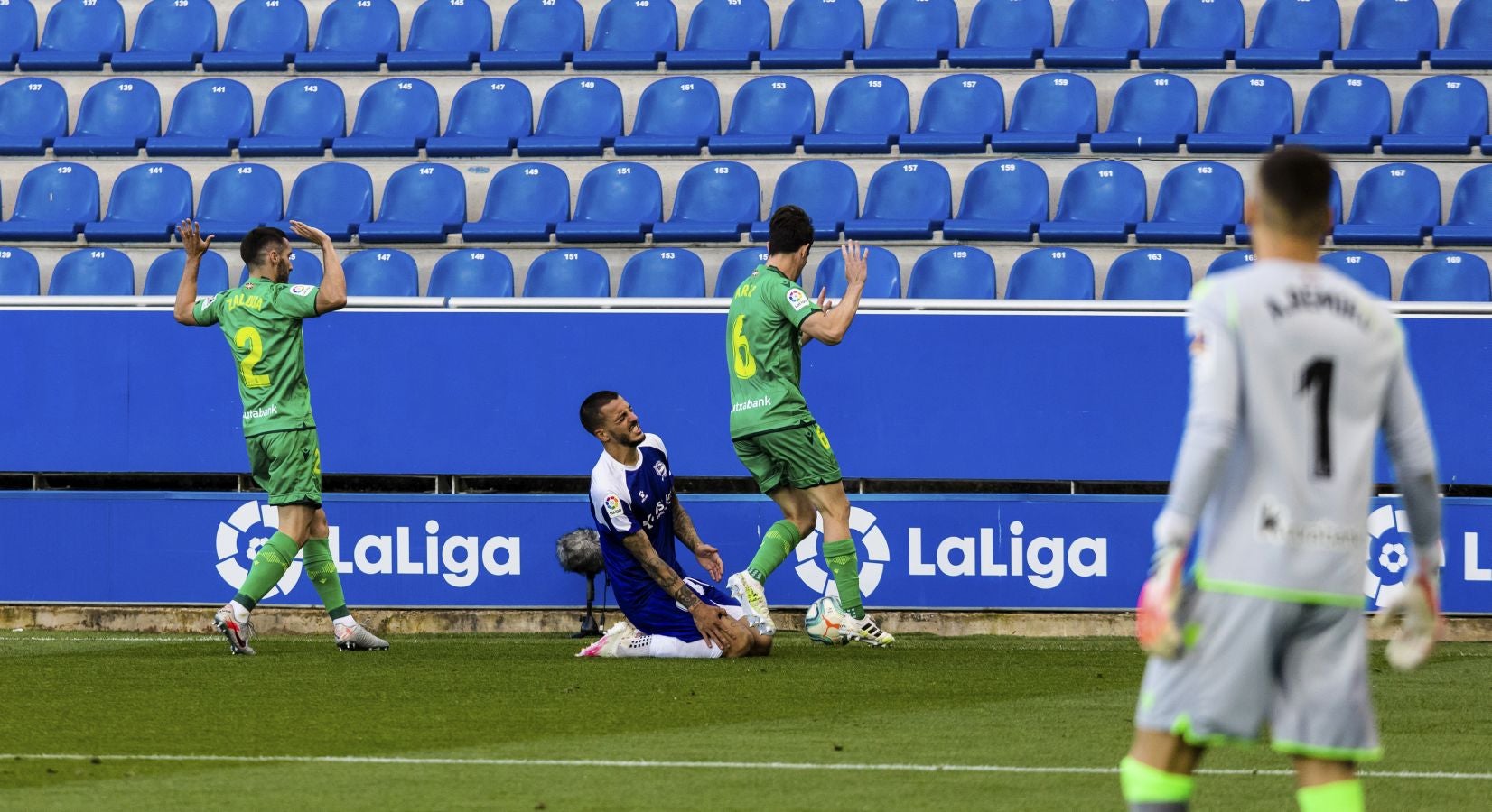 Las imágenes del encuentro disputado entre el Alavés y la Real Sociedad en Mendizorrotza