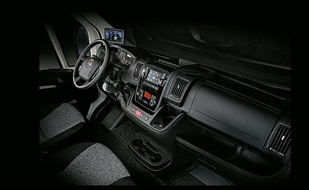 El interior del Ducato es semejante al del modelo tradicional aunque ha mejorado en presentación de sus elementos.