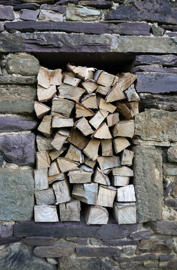 La hermosa localidad de Tolosaldea, sita junto al camino real de Navarra, albergó en sus enormes caserones a reyes y señores. Su valle rezuma belleza natural en cada rincón. 