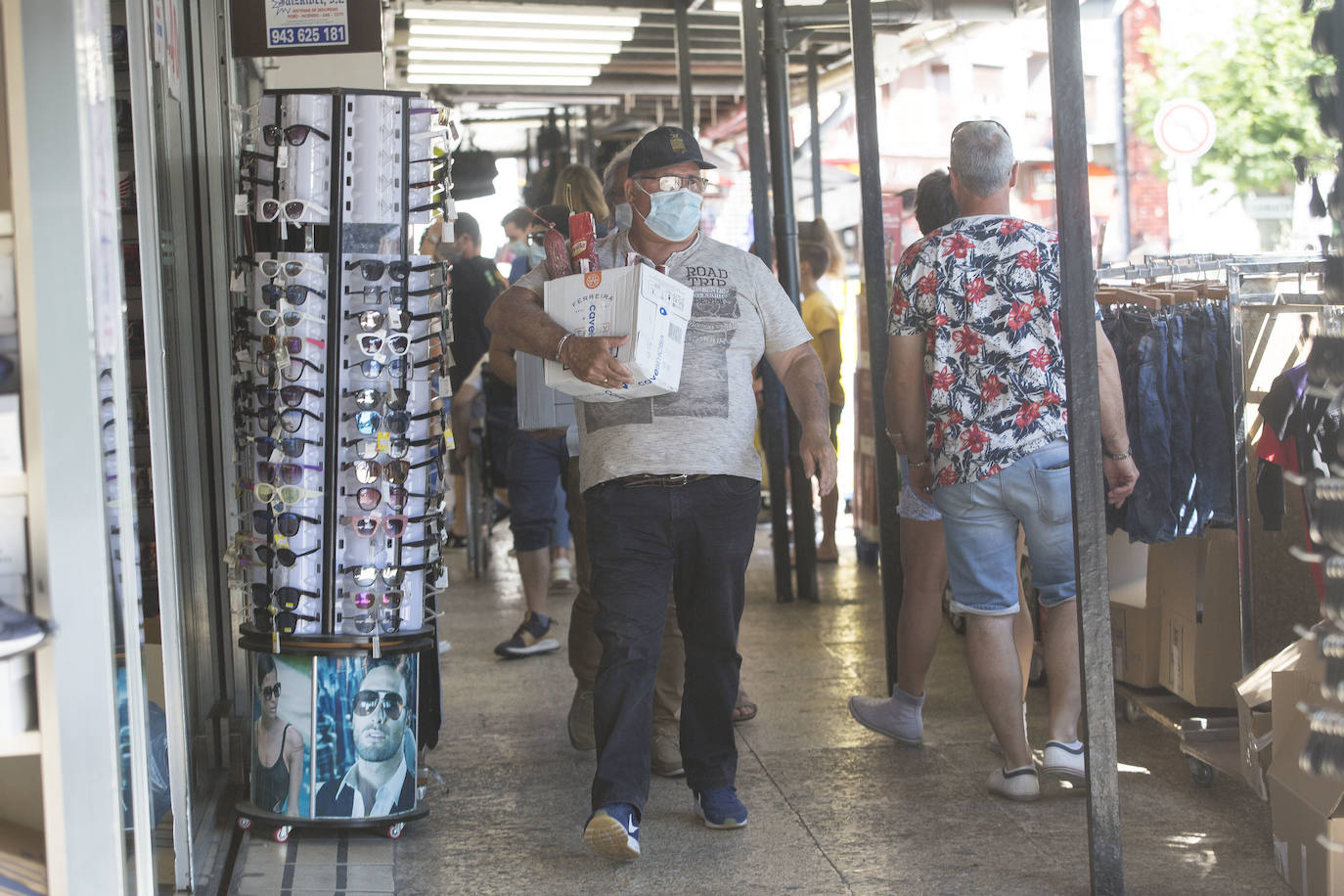 Las tiendas de la frontera han reabierto sus puertas tras el parón