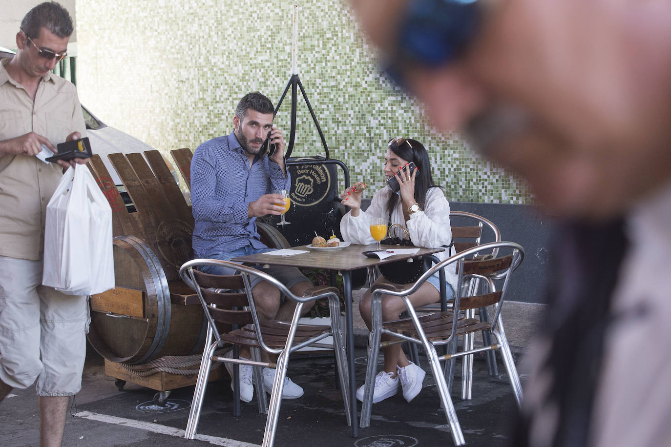 Las tiendas de la frontera han reabierto sus puertas tras el parón