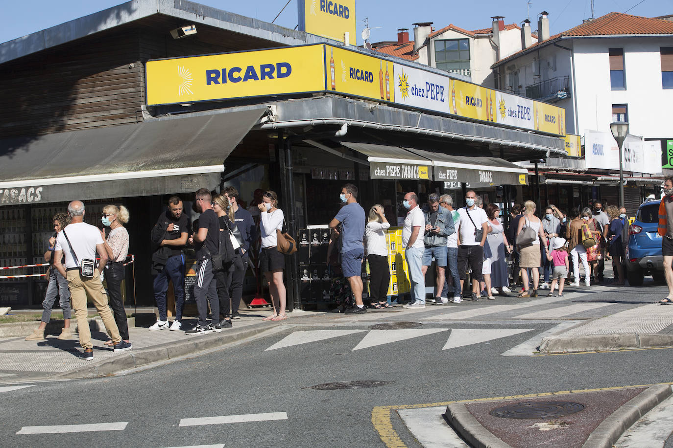Las tiendas de la frontera han reabierto sus puertas tras el parón debido al confinamiento como consecuencia de la pandemia del coronavirus.