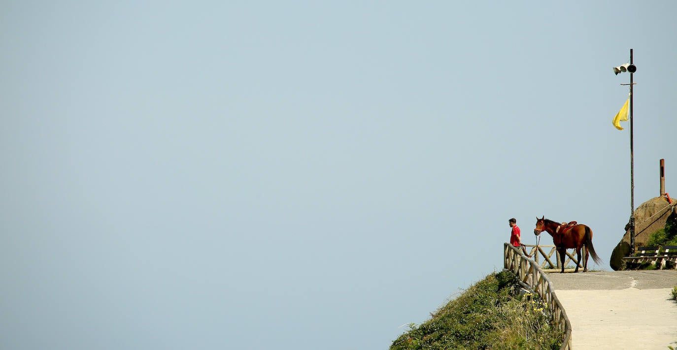 Ya están operativas en las playas de Gipuzkoa, entre ellas las de Donostia y Orio, las cámaras que servirán para controlar el aforo de los arenales.