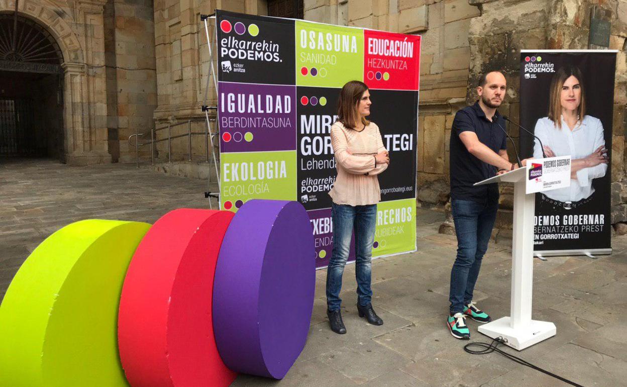 Gorrotxategi e Iñigo Martínez durante el acto celebrado en Durango. 