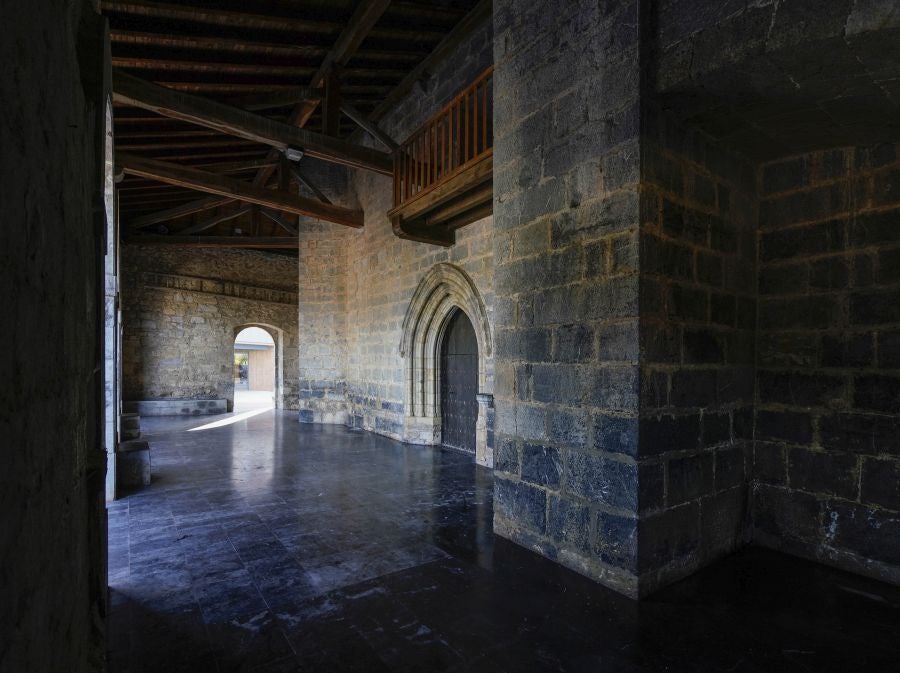 Enclavada en un lugar de gran belleza, al abrigo del Hernio, alberga el espacio artístico Urmara, el museo al aire libre del escultor Koldobika Jauregi